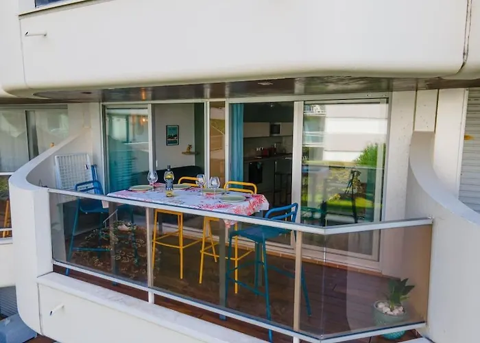 Les Pieds Dans L'eau, Plage Peirere