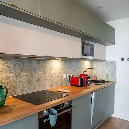 Les Pieds Dans L'eau, Plage Peirere Αρασόν