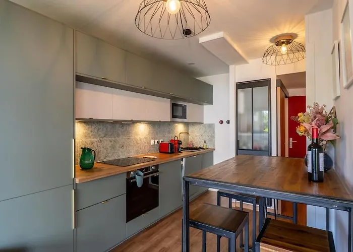 Les Pieds Dans L'eau, Plage Peirere アパート *